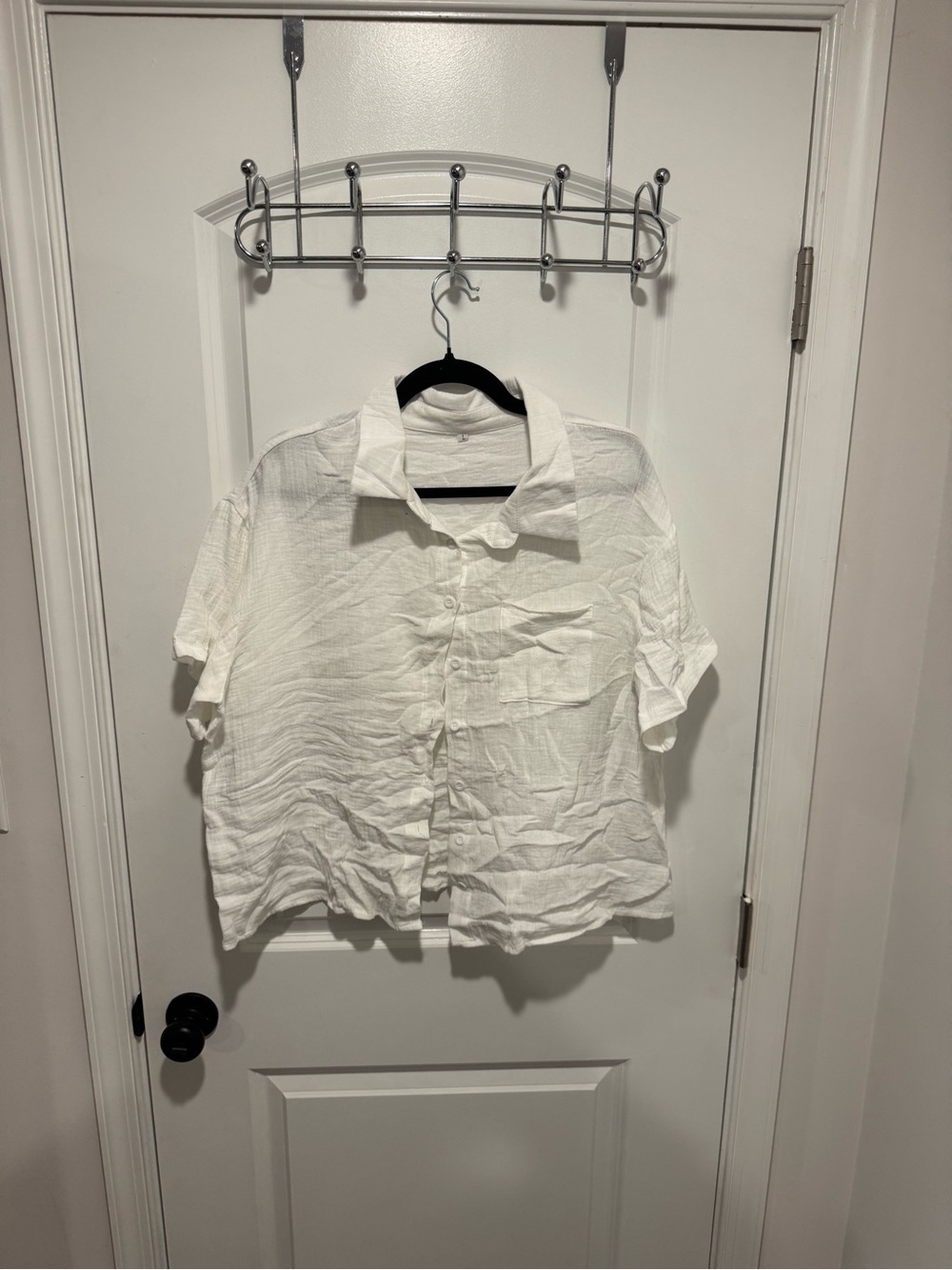 Casual White Button-Down Short-Sleeve Shirt